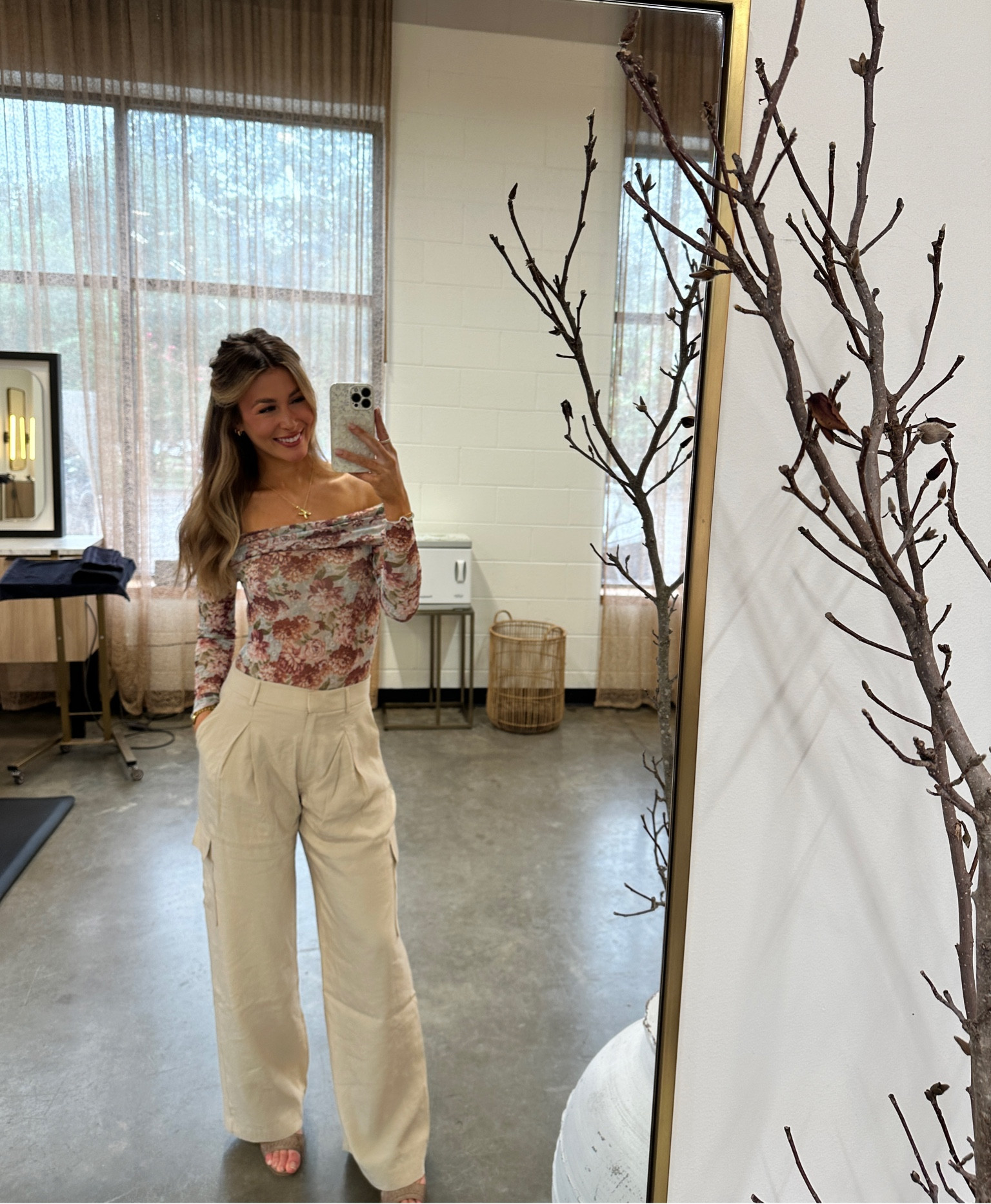 more fall inspo!!

top - @shoplane201 off shoulder floral bodysuit 
shoes - @buckle sandal heels