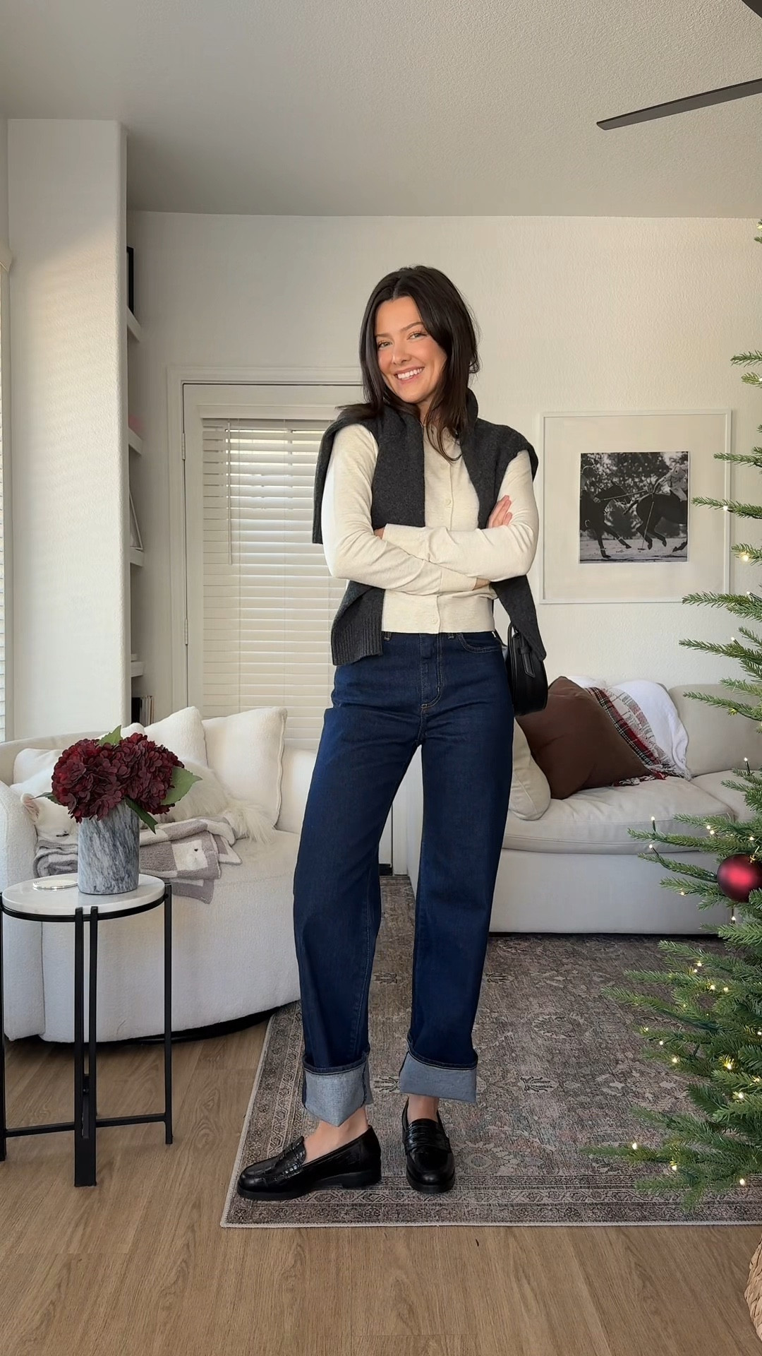 Outfit of the day! I’m 5’7 wearing a small in the top and sweater and size 26 in the jeans 

#LTKootd #LTKSeasonal #LTKHoliday