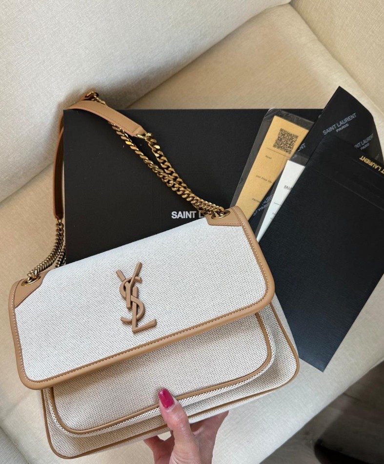 Such a beautiful purse the quality is 100% amazing !!! 

#LTKGiftGuide #LTKStyleTip #LTKSaleAlert