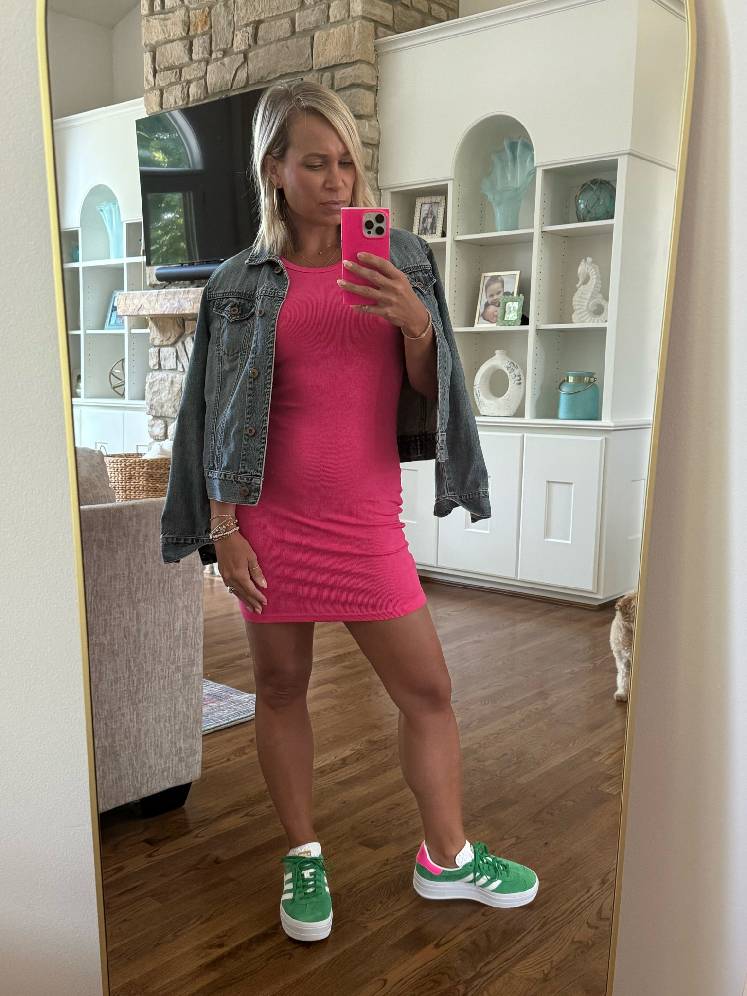 Cute + Comfy is my go-to and this look nails it! 💚🩷