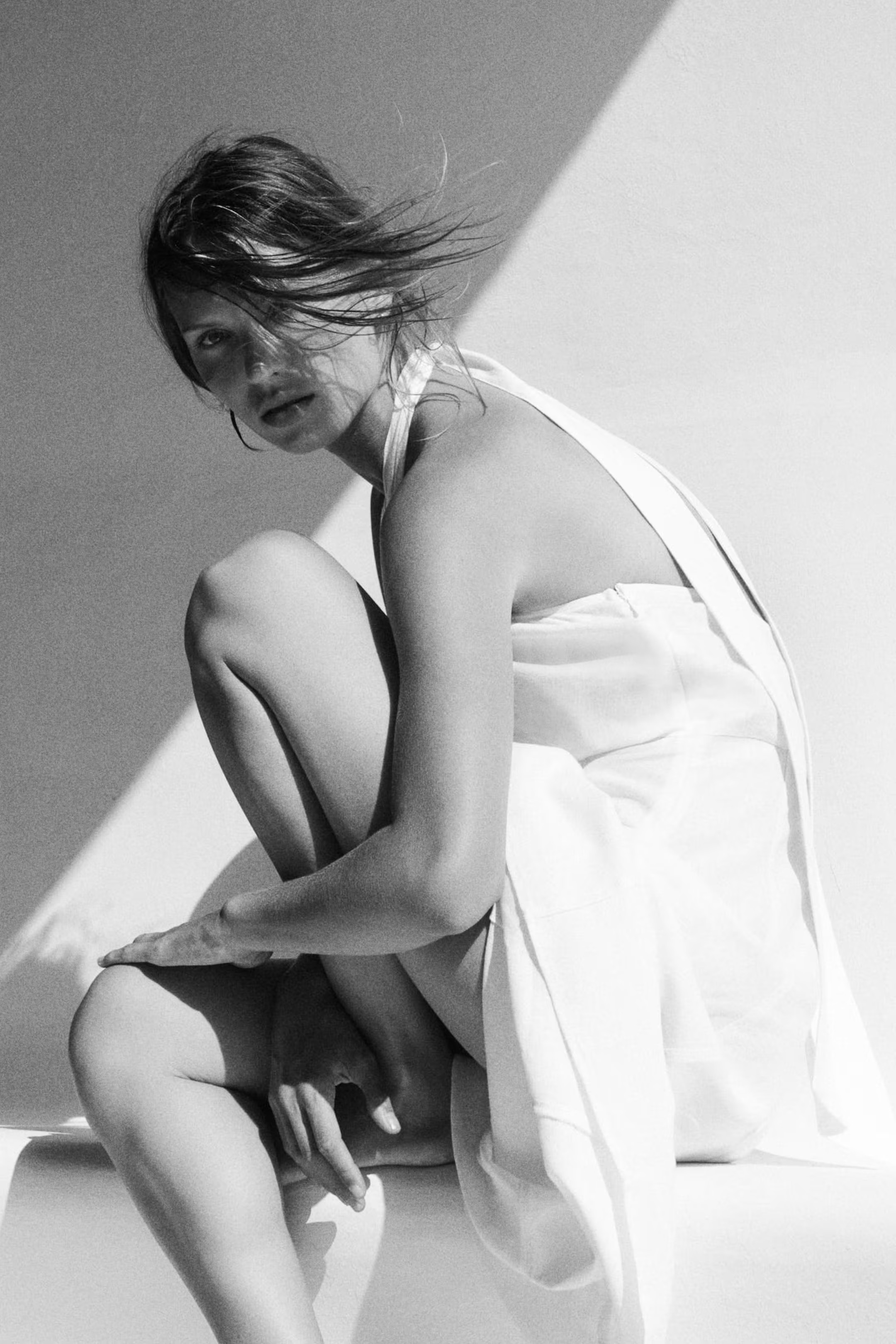 Linen-blend halterneck dress | H&M (UK, MY, IN, SG, PH, TW, HK)