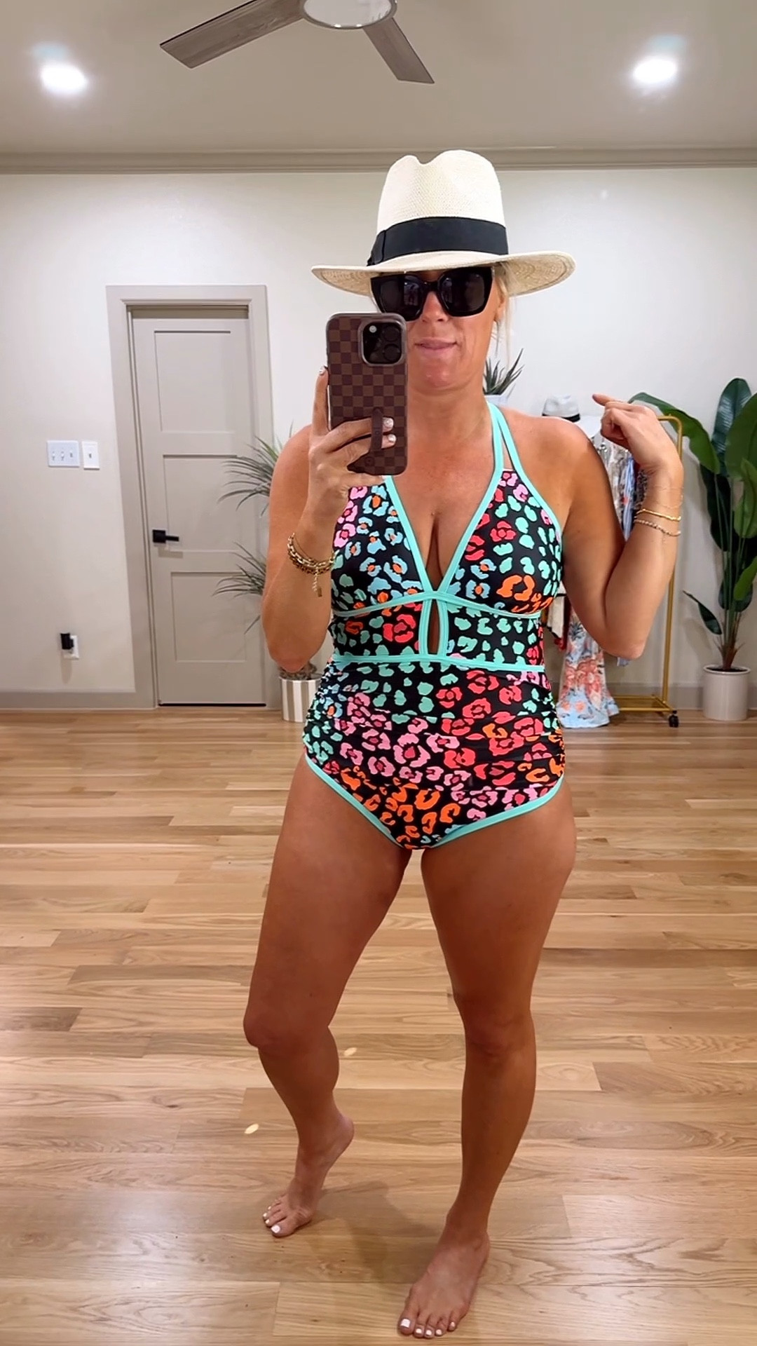 This one piece is so flattering! #LTKFindsUnder50 

#LTKSeasonal #LTKootd