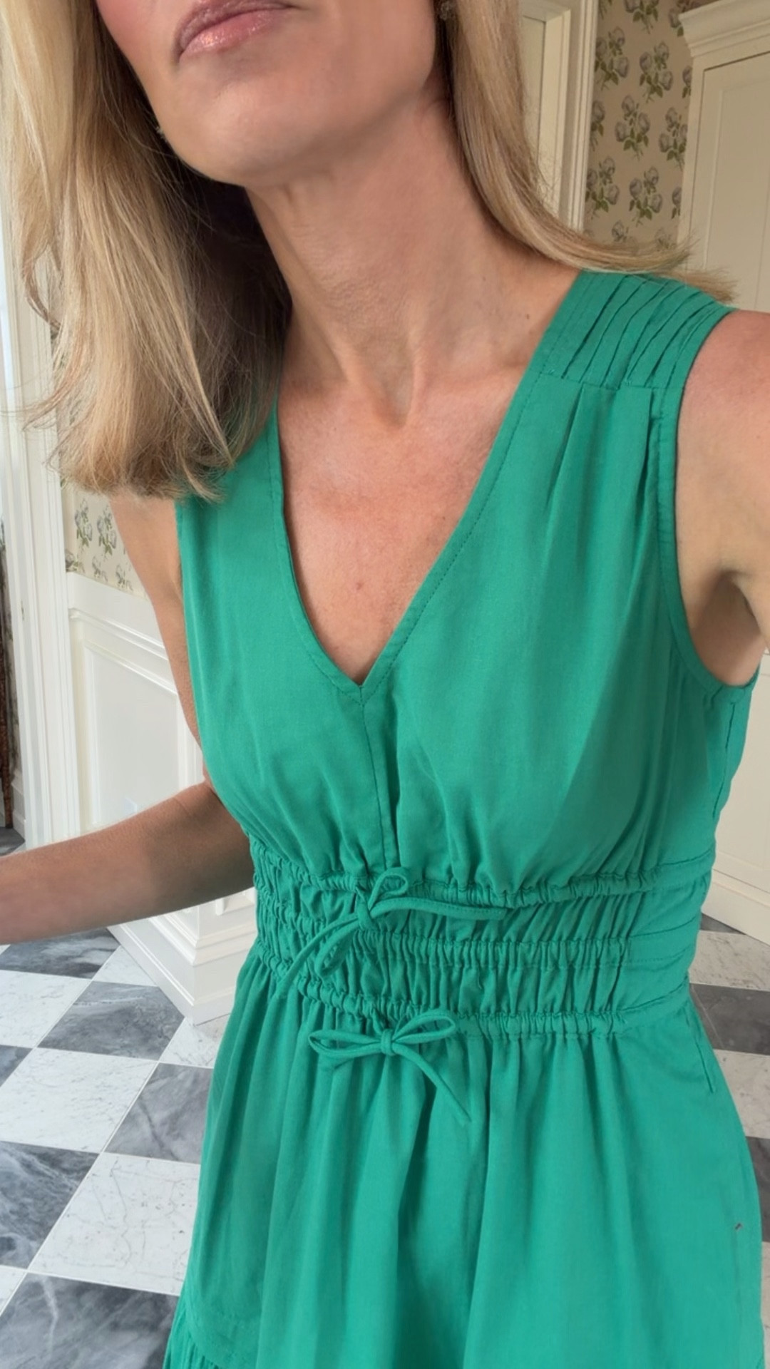 Perfect dress for summer, I sized down to an xs. @Avara 