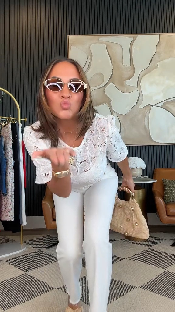 Okay but how CUTE is this Amazon outfit?
She’s neutral, she’s textured, she’s giving “I have my life together” energy—even if I don’t.
The bag and the shoes?? I can’t.

Wearing a small in the top + 25 in the jeans
5’2” | 130 lbs | 34DD | 25” waist

#AmazonFashionFinds #NeutralVibes #EffortlessStyle #PetiteStyle #fashionover40 #AmazonOutfitInspo #affliate #SpringStyle #OutfitOfTheDay