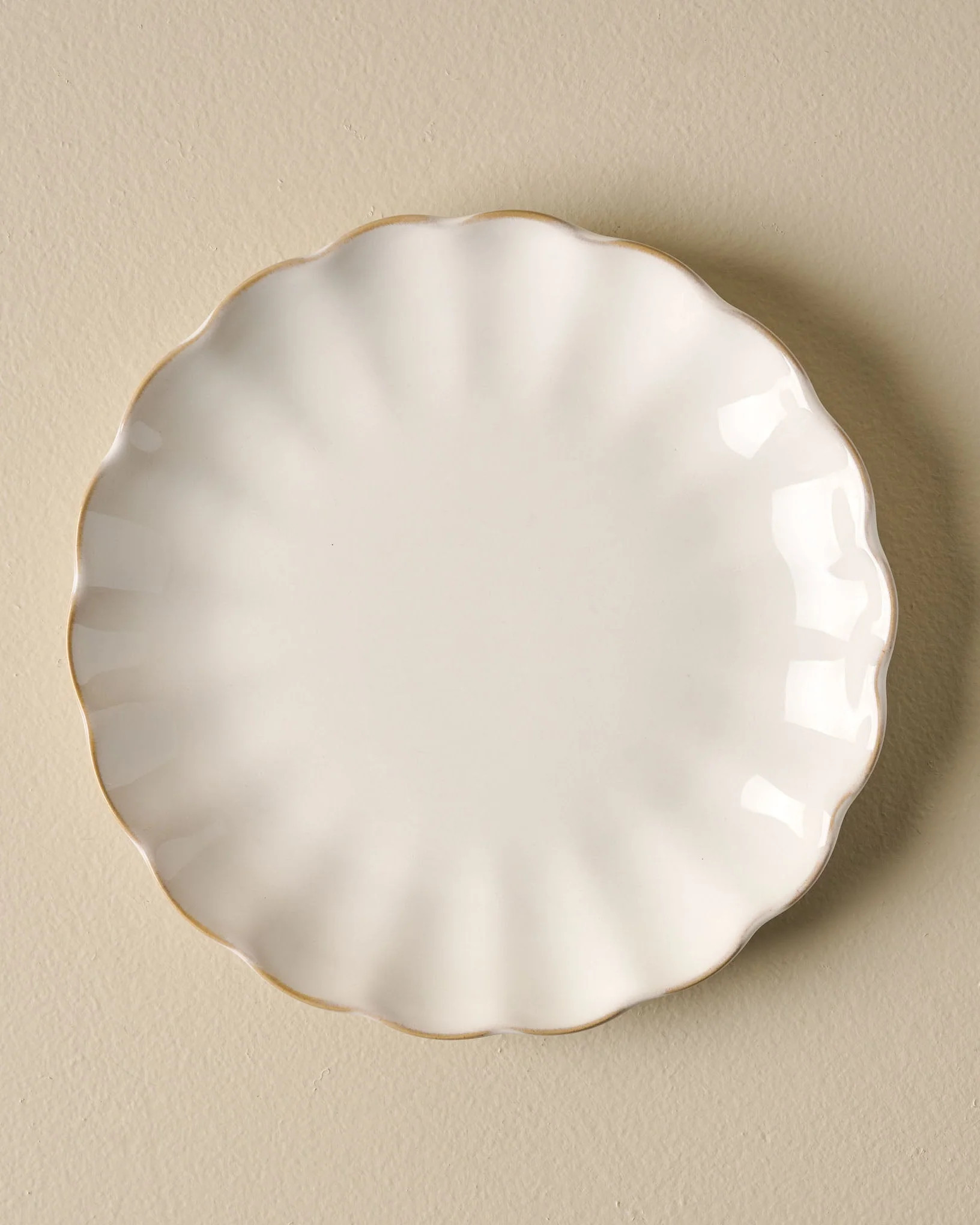 Cream Scalloped Plate | Magnolia
