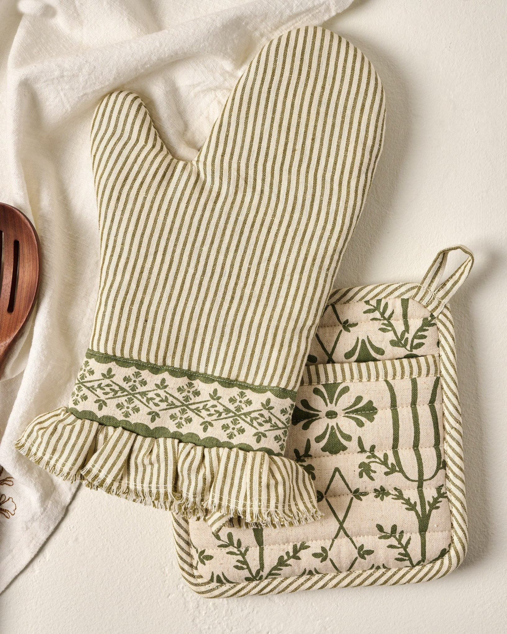 Magnolia Olive Pin Stripe Oven Mitt + Pot Holder Set | Magnolia