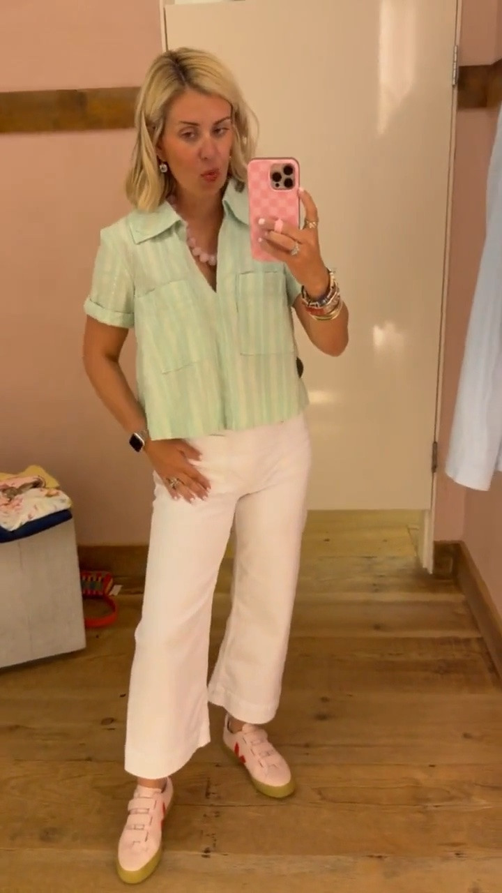 Such a cute top! Paired it with my white Colette jeans but endless styling options with this top. 
Top - xs
Jeans - 26
Sneakers - 8 tts 

*Use my code CATHERINE20 for 20% off Orders of $100+ at Anthropologie

﻿*Use my code Catherine20 on A+B
﻿*Use code my Mixandmatchmadness on Loopy

#LTKPetite #LTKmomlife #LTKdayinmylife