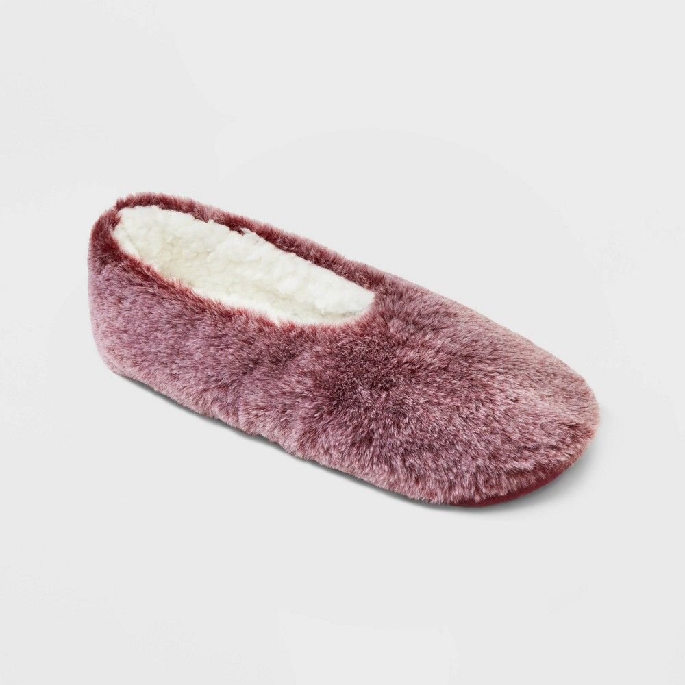 Women's Faux Fur Cozy Pull-On Slipper Socks - Burgundy M/L, Red | Target