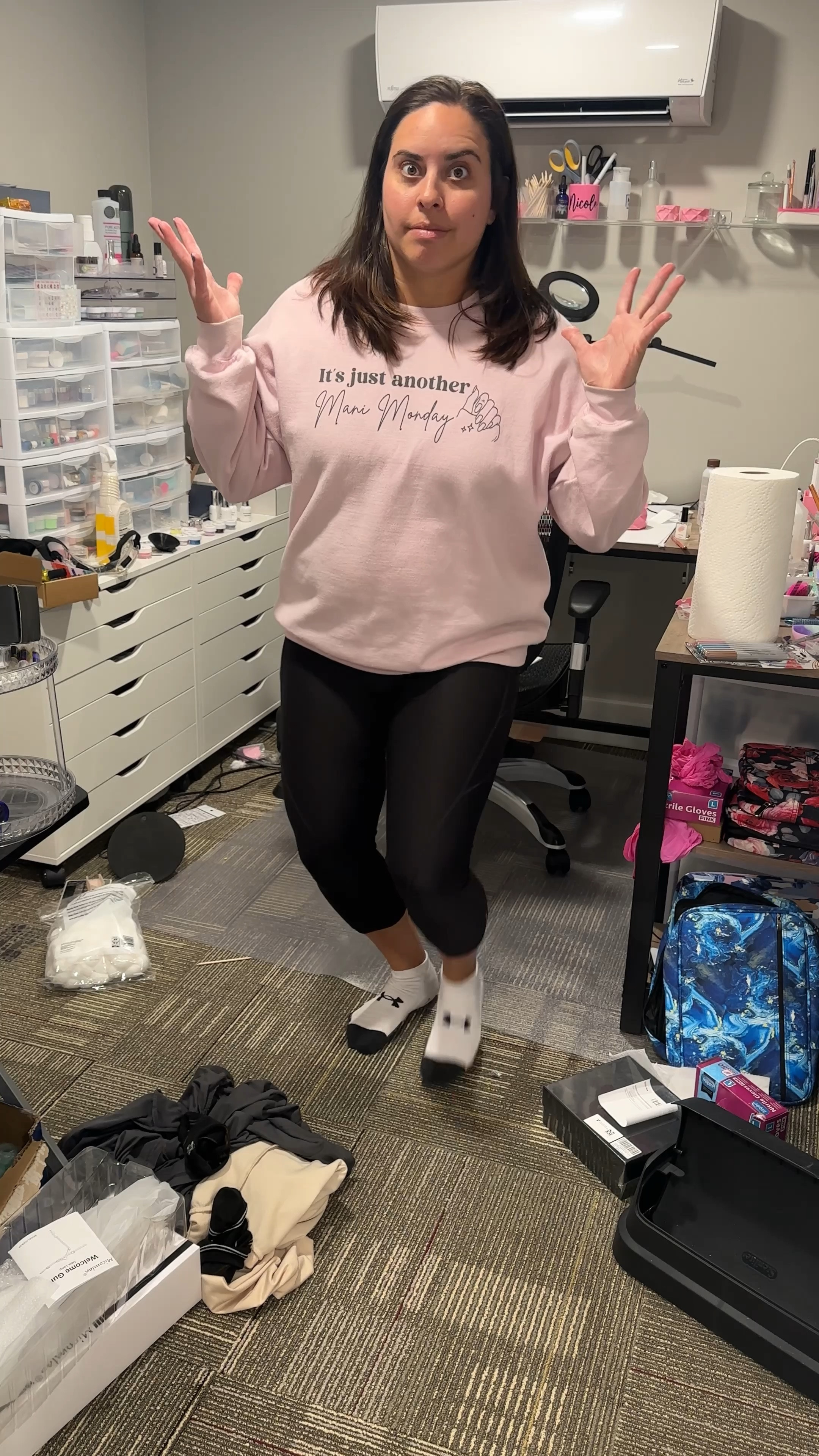 Clean my nail room with me

#LTKHome #LTKVideo #LTKFindsUnder100