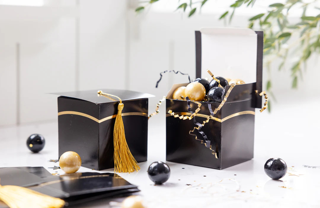 Grad Cap Treat Boxes | My Mind's Eye