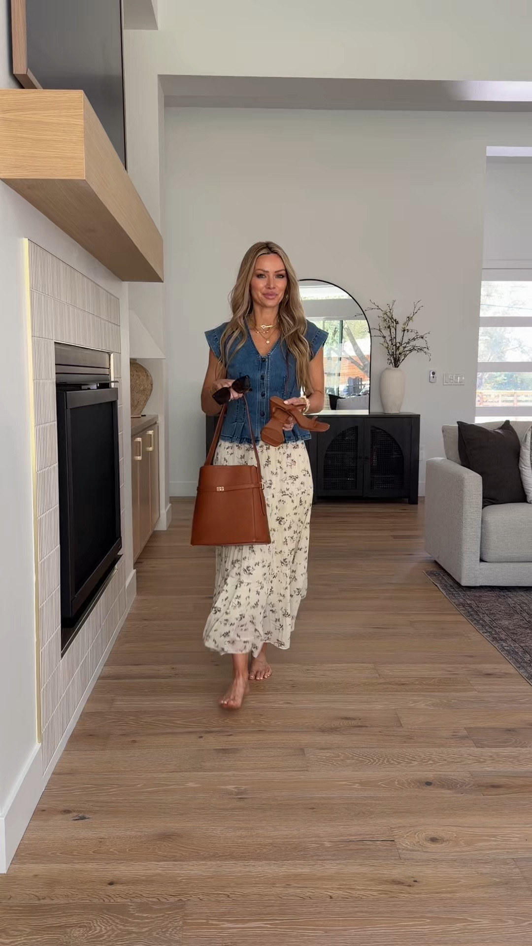 Amazon outfits that make getting dressed easy 🤎 comment AMAZON and I’ll send you the details 

Floral wide-leg jeans, an easy neutral button top, denim vest with a flowy midi skirt, relaxed drawstring pants with a basic tee, cropped denim with a breezy knit tank, comfy sandals, everyday bags and more.

Affordable Amazon fashion finds that look elevated but feel effortless — perfect for everyday outfits, mom style, casual spring outfits, and neutral chic capsule wardrobe staples.

#amazonfashionfinds #affordablefashion #amazonstyle #amazonoutfits #everydayoutfitideas 