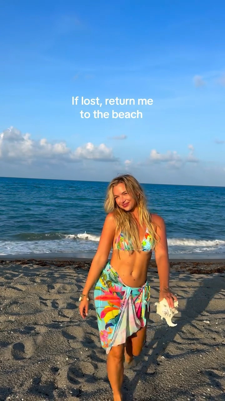 🌊 🪸 🐚 comment ‘ocean’ for link to swimsuit and cover up 🤍 

#ocean #beach #swimwear #florida #coastal