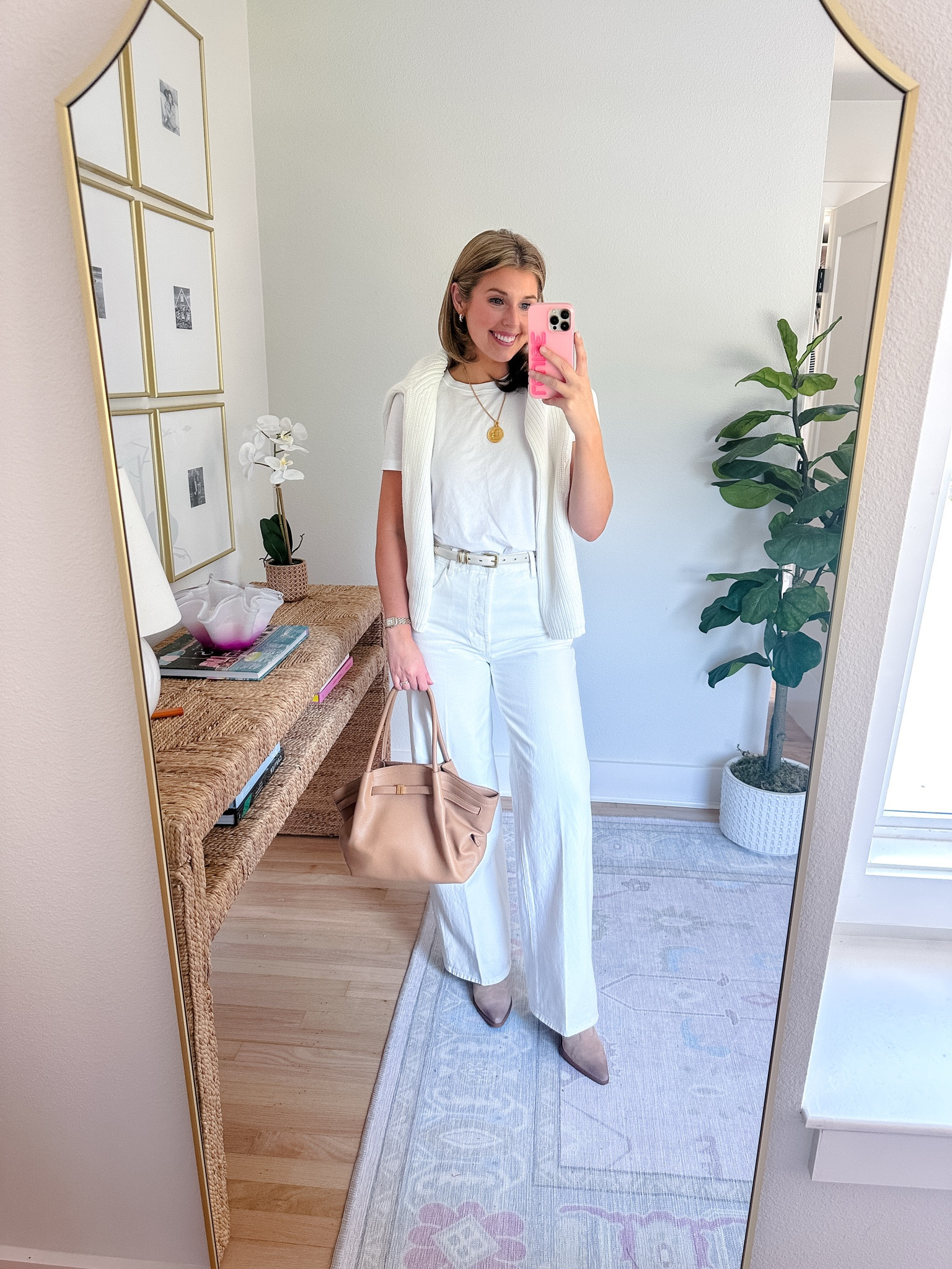 Fall outfit idea! Wearing an XS in top and 26 in jeans 