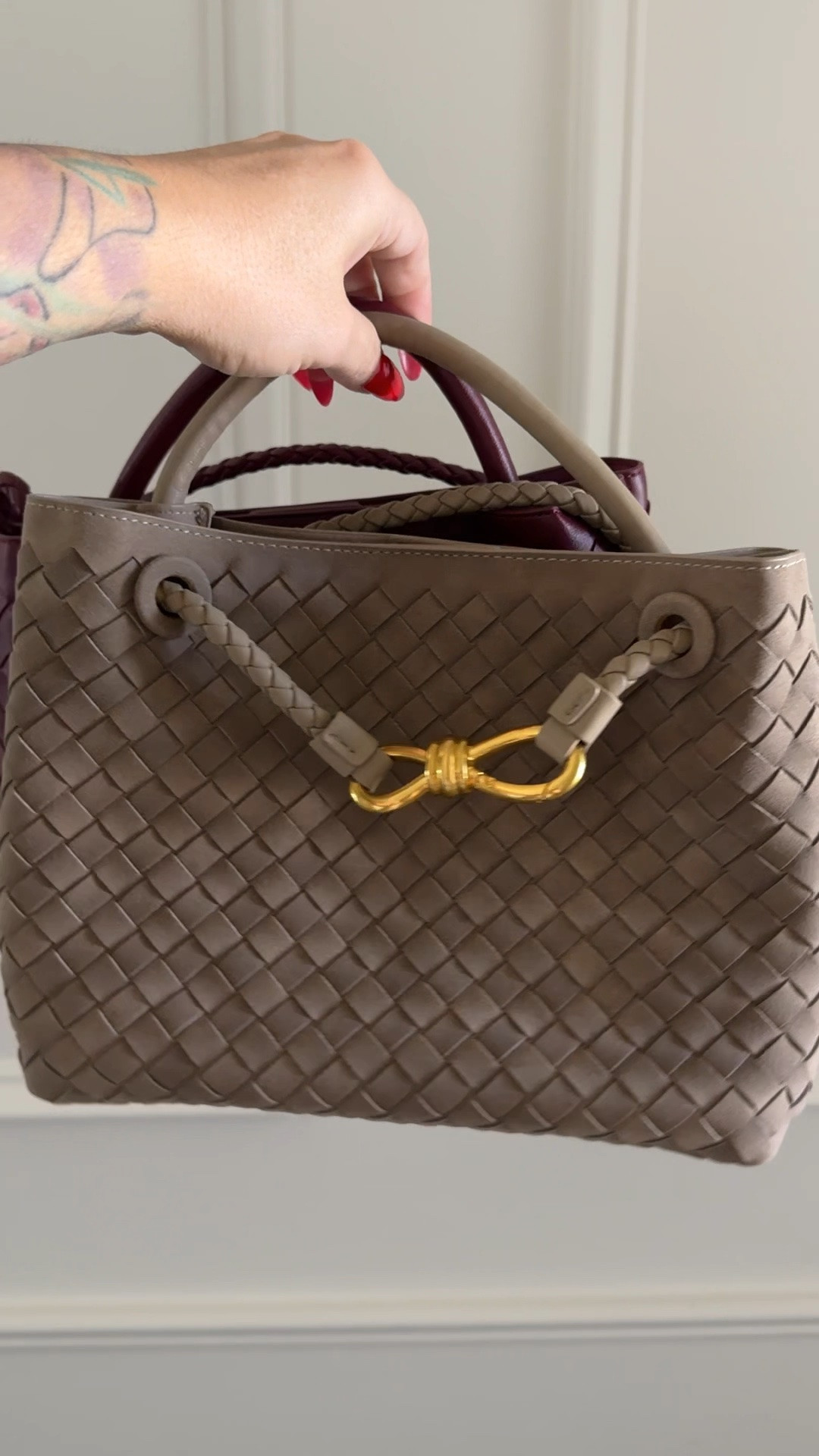 Beautiful amazon handbags that are gonna go with so many fall outfits. 
Very impressed with quality and they are the perfect medium size bag. Not too big, not too small.