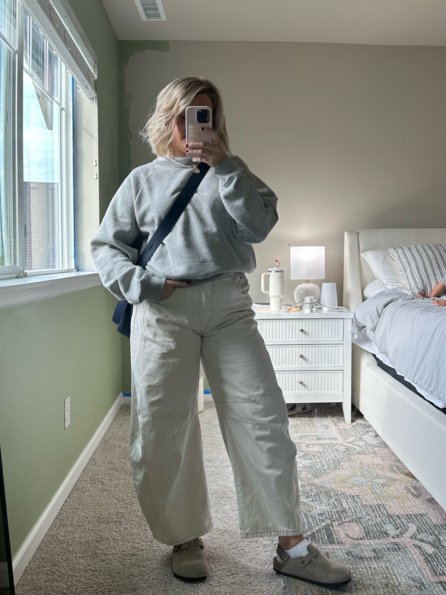 comfy mom outfit for fall

Wearing medium in sweatshirt, 27 in pants 

#LTKSeasonal #LTKFindsUnder100 #LTKStyleTip