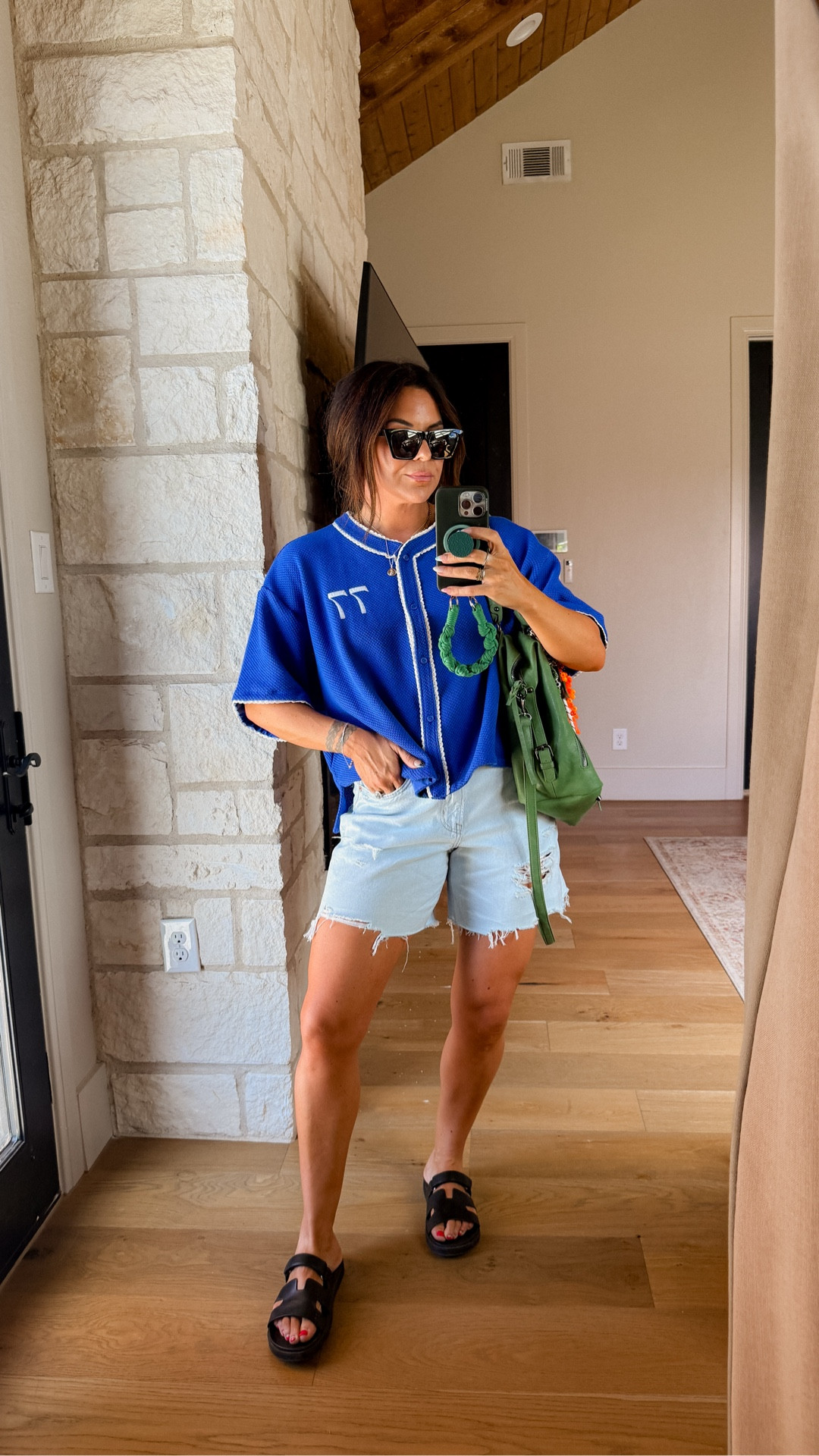 Top: XL
Shorts: Size 12, j always size up one in shorts 