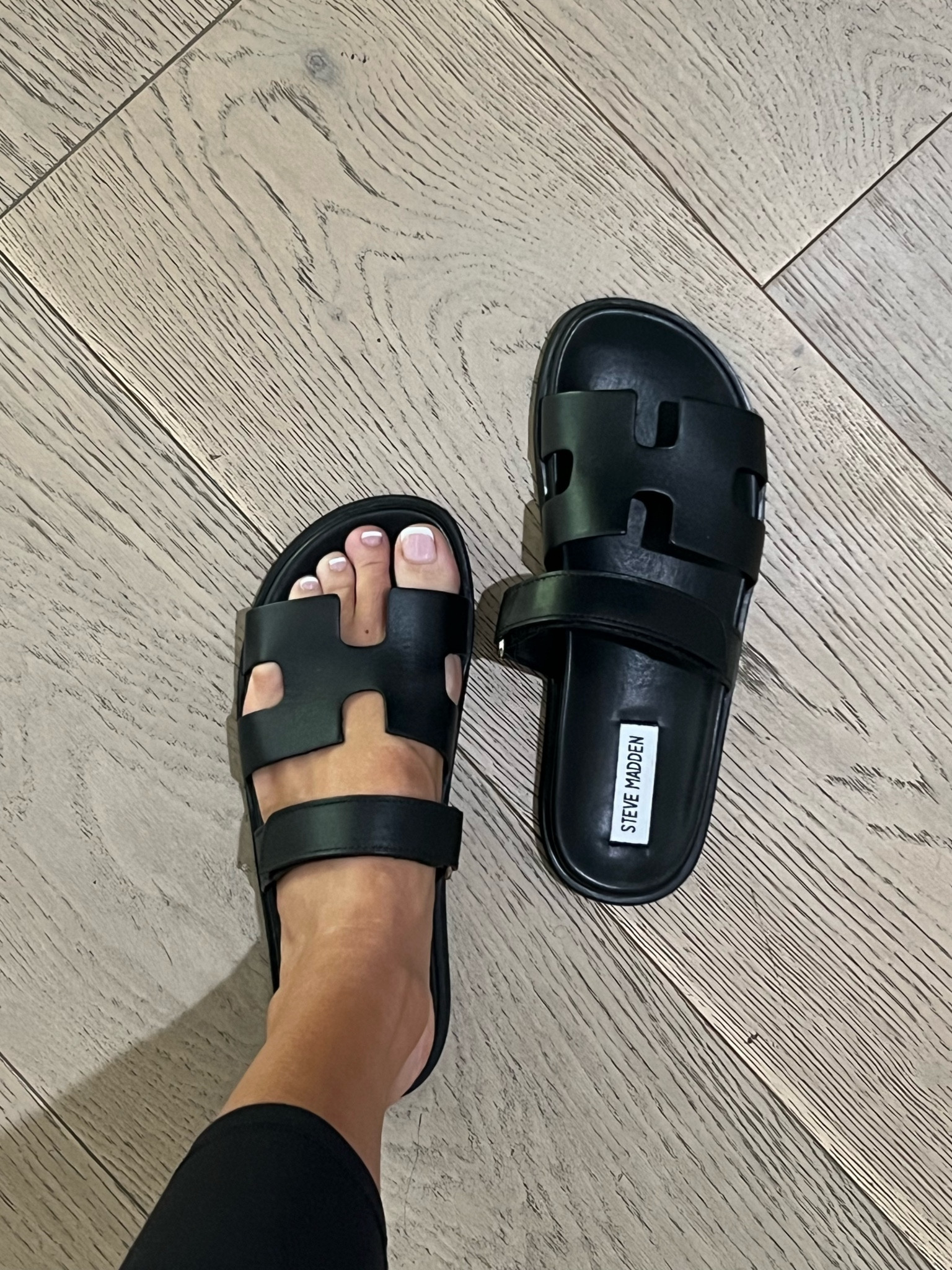 Hermes sandal Dupes! Run TTS





#LTKstyletip #LTKshoecrush #LTKFind