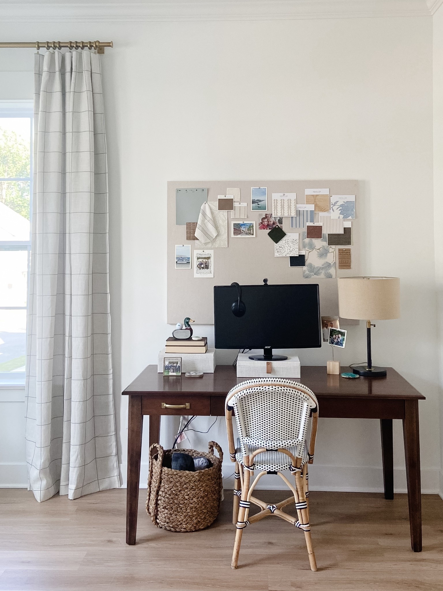A few small updates in our shared home office — slowly but surely coming together 🐌🐌🐌
#homeoffice #officedecor #pinboard #desk #patternedcurtains

#LTKHome