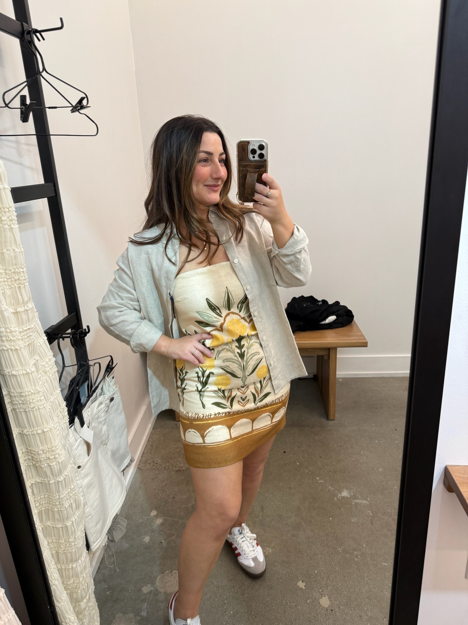 Abercrombie try-on! 

Strapless linen blend romper/skort! 
Size small 

Wearing a men's shirt size xs! 

5'0" 145lbs 

#LTKFindsUnder100 #LTKPetite #LTKStyleTip