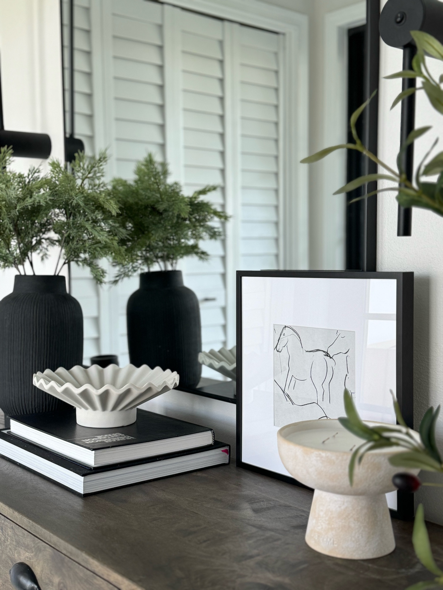 Foyer console details // decor 

#LTKfindsunder100 #LTKhome #LTKsalealert