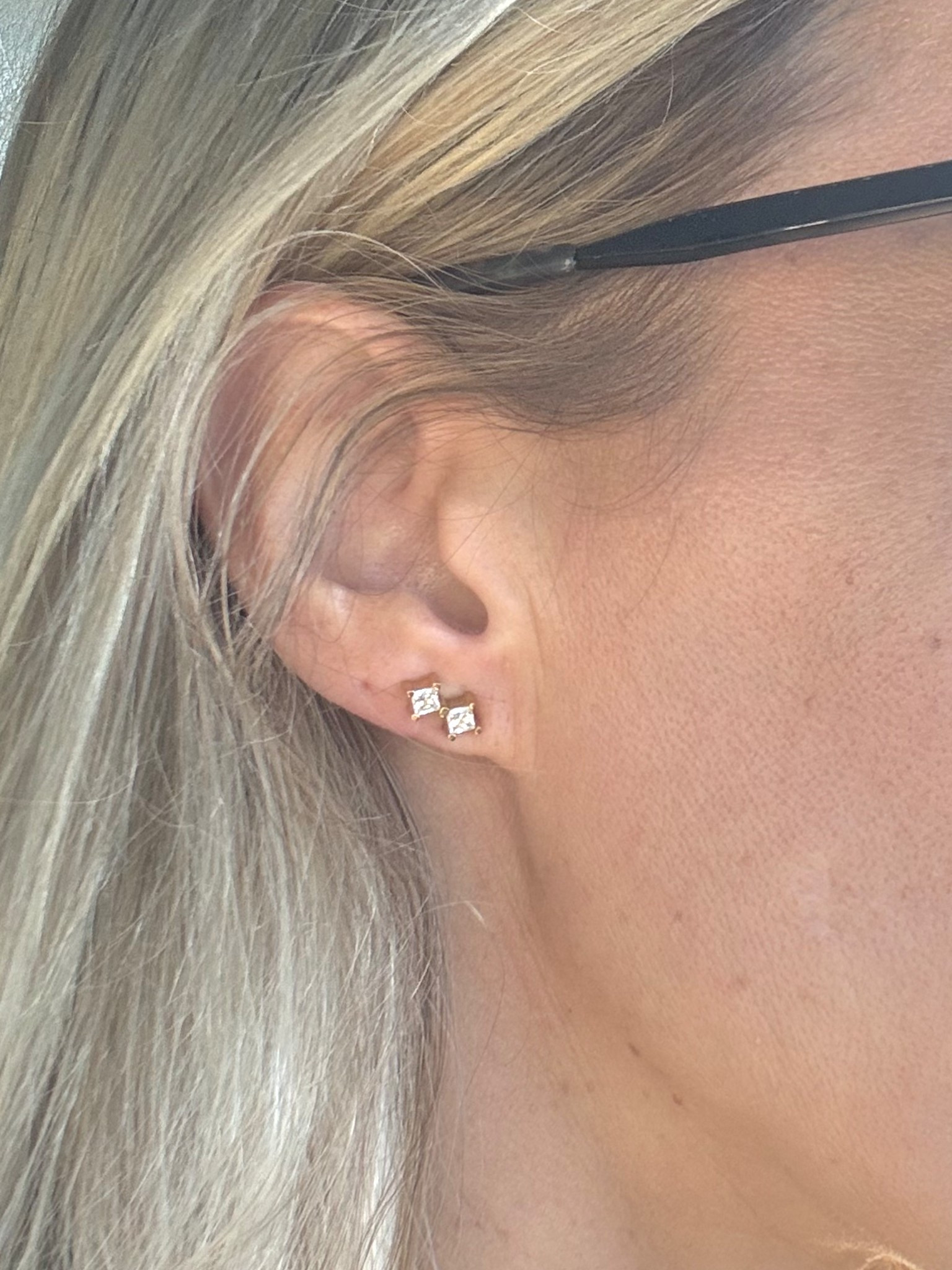 Mixing up my basic everyday studs with @tinilux ✨

These would make the perfect gift 🎁🎁🎁



#LTKOver40 #LTKmomlife #LTKGiftGuide