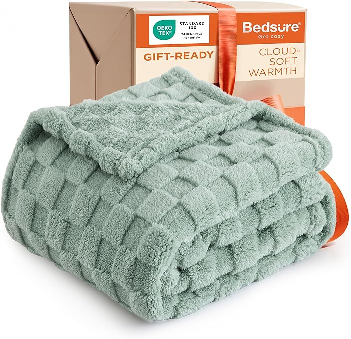 Bedsure GentleSoft Sage Green Throw Blanket for Couch - Checkered Fleece Blankets Gifts for Women... | Amazon (US)