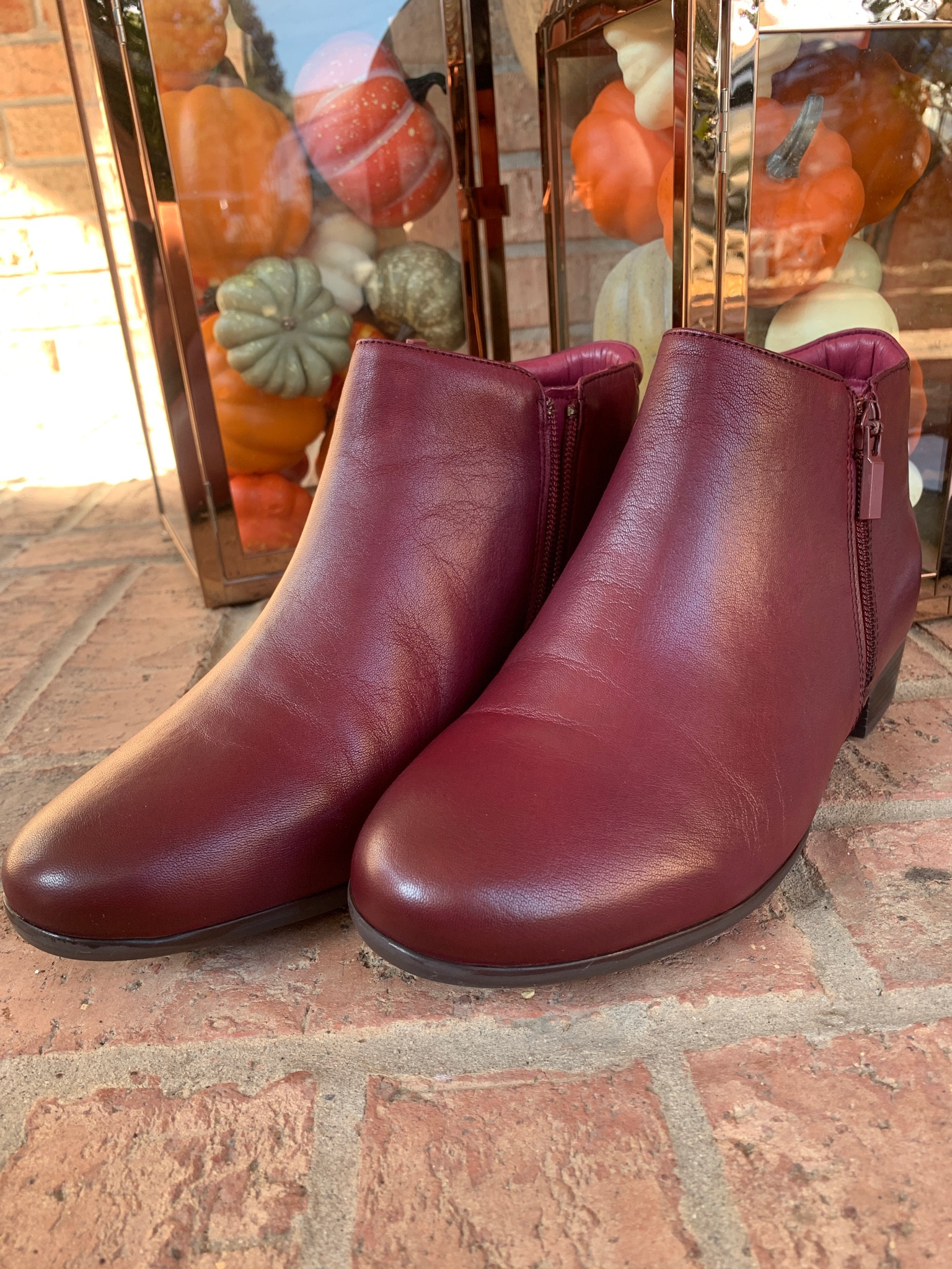 Major by Trotters - Dark Red

Also in black microfiber & smooth brown leather.

Fashionable AND comfortable.

The perfect walking boot.

Comes in N-WW widths


#LTKtravel #LTKshoecrush #LTKSeasonal