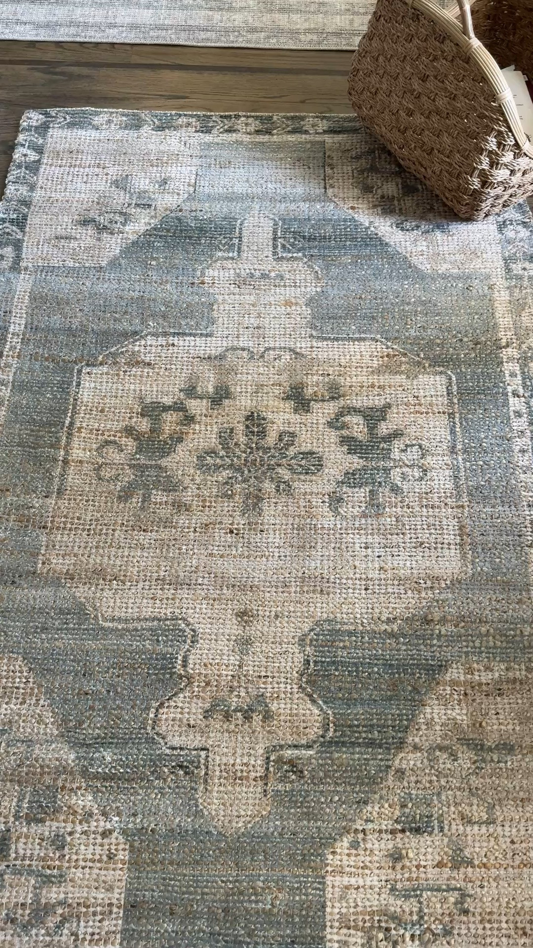 A new rug and pillow collection from @magnolia by @joannagaines x @loloirugs just launched and it’s a good one! I added this Oakley rug to our entryway, which has the most beautiful colors and design. The colors are perfect for fall and will transition so beautifully into the holiday season…..

#LTKHome #LTKSeasonal #LTKdayinmylife