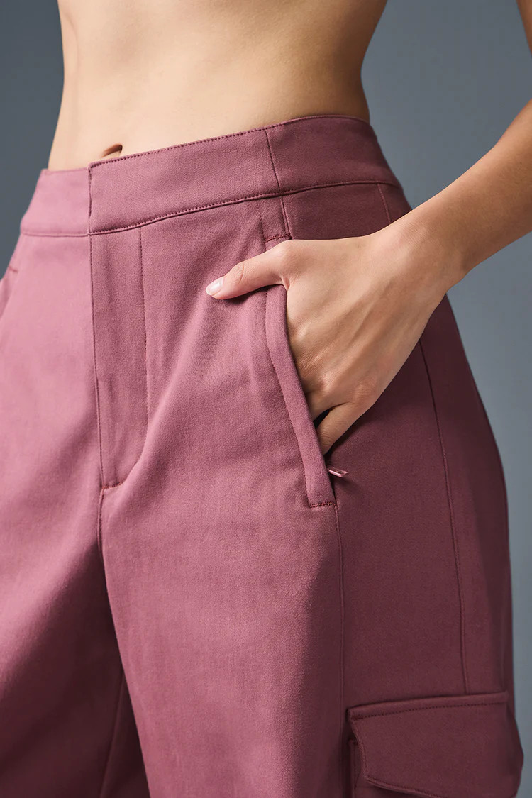 Show Off Cargo Wide Leg Trouser (Regular) | Alo Yoga (US)