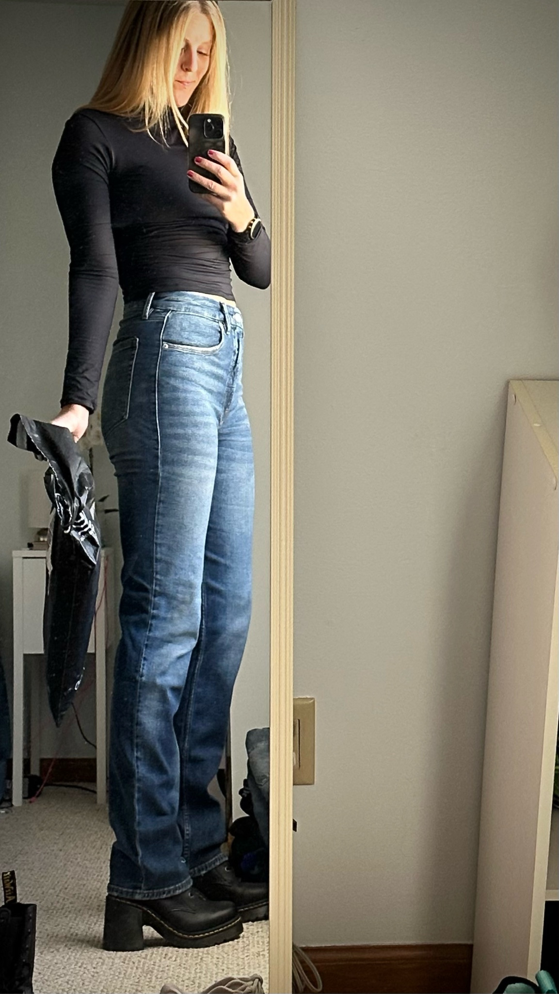 When the jeans make your legs look 8 miles long, gatekeeping is not an option.

#LTKSaleAlert #LTKMidsize