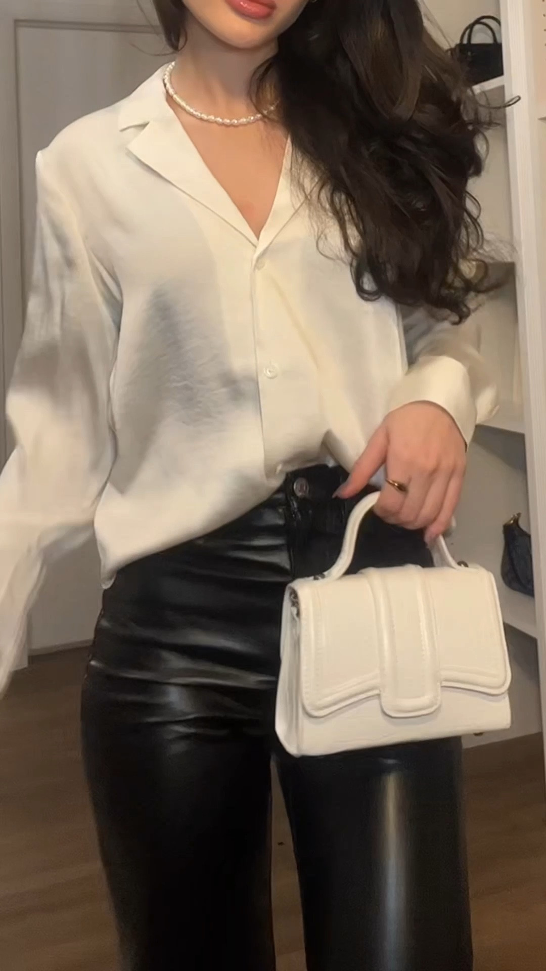 Wearing an Xs in the satin shirt and 00 in the Melina pants. Exact bag is from Zara 

#LTKCyberSaleDE #LTKCyberWeek

#LTKsalealert