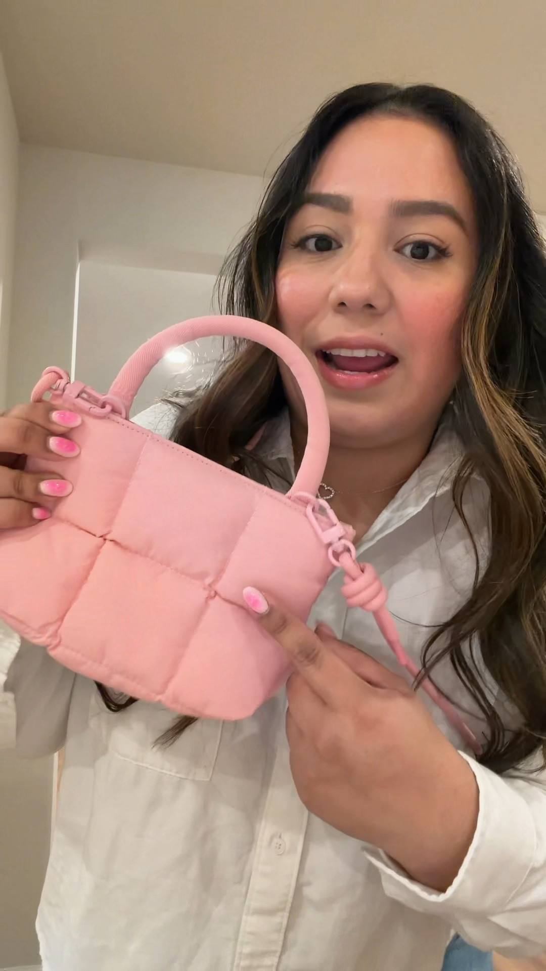 Este se a convertido en mi bolso favorito es súper cute 🥰 y bueno para llevarlos a todos lados 🩷

#LTKBeauty #LTKgrwm #LTKSeasonal
