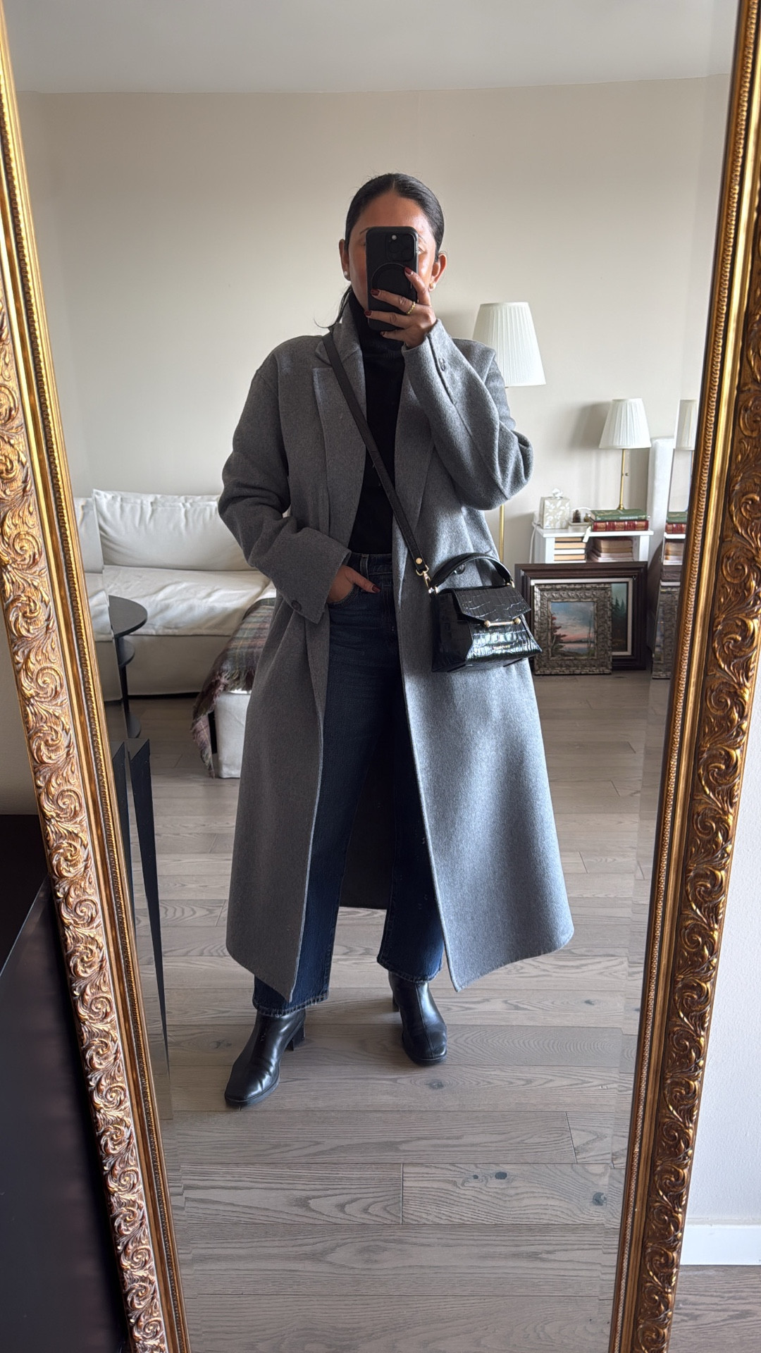 Minimal and elegant errands ootd. Wearing Lily Silk cashmere turtleneck, Levi’s denim, Banana Republic wool coat and Strathberry bag🩶

#LTKgrwm #LTKootd #LTKSeasonal