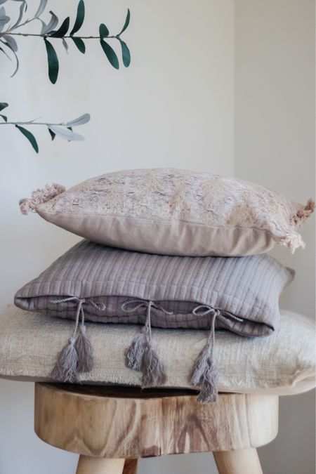Neutral pillows we love.

Neutrals
Pillows
Living room
Home decor
Accent decor


#LTKSeasonal #LTKFind #LTKhome
