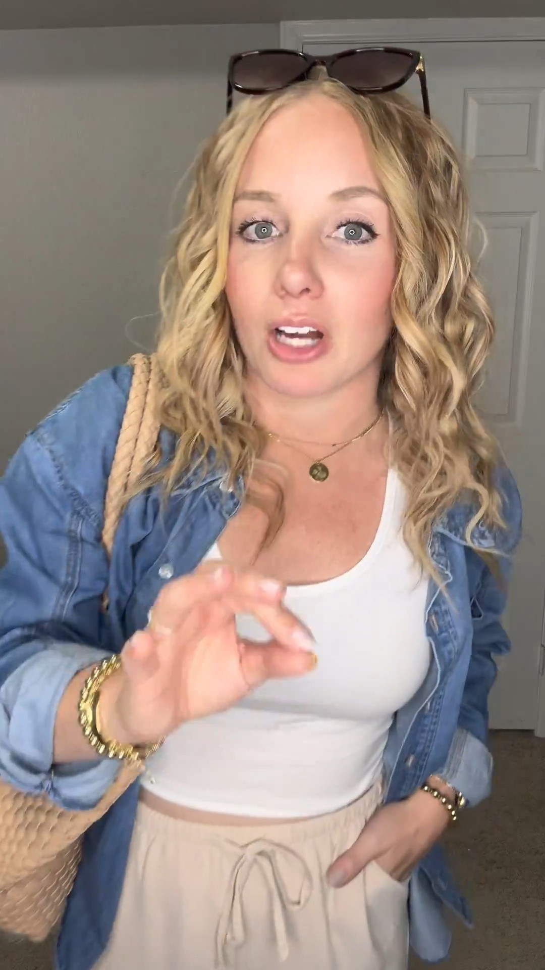 Lightweight wide leg summer pants from amazon that I’ve been wearing so much lately. Petite friendly and fit tts. Perfect weight for those days when you dont want to wear shorts






Size 6/8 summer outfit ideas, midsize summer outfit, casual summer style, effortless everyday style, Amazon fashion midsize, petite Amazon fashion, coffee run outfit, SAHM outfits for summer

#LTKootd #LTKSaleAlert #LTKPetite
