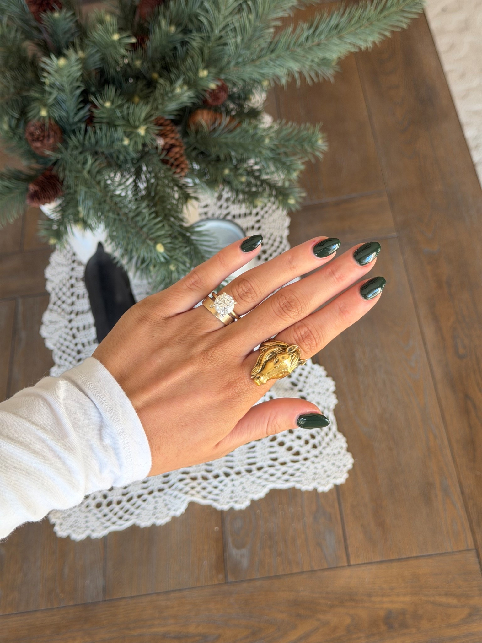 horse ring! nail color is art house by dnd

#LTKHoliday #LTKootd #LTKGiftGuide