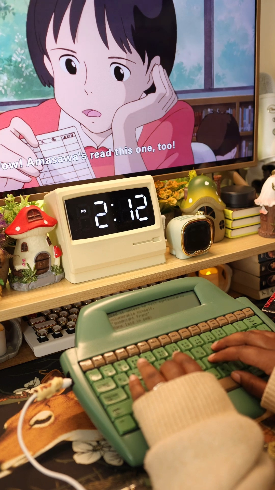 Green Alphasmart 3000 #writing #distractionfreewriting #cozywriting #cozyhobby 