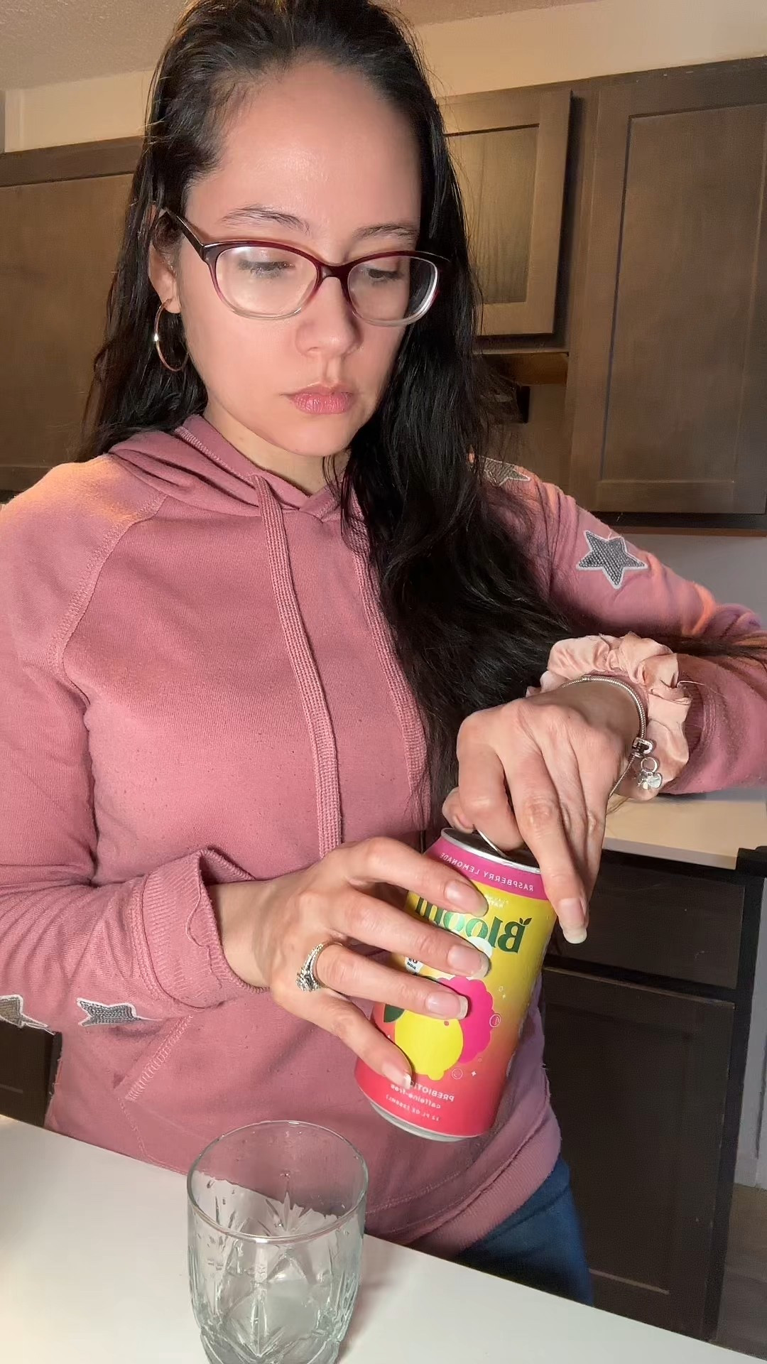 A little everyday refresh 💙
Lately it’s been Bloom Pop prebiotic soda in my routine — easy, refreshing, and fits right into my day as a stay-at-home mom. 

#LTK
#LTKWellness
#LTKMom
#LTKLifestyle
#BloomPop
#BloomNutrition
#PrebioticSoda
#DailyRoutine
#MomLife
#ChillVibes


#LTKSaleAlert #LTKfoodie