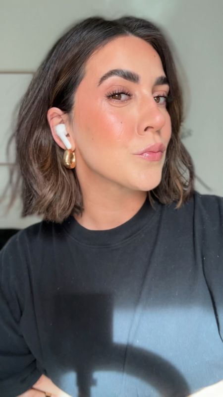 My go to makeup lately! 

Foundation shade: 2w1 dawn 
Concealer shade: 110
Blush shades: rouge & Persimmon
Eyeshadow shade: studio
Lip: rosy copper shimmer glass 


Beauty, aging skin beauty, natural makeup, spring makeup. 

#LTKworkwear #LTKstyletip #LTKbeauty