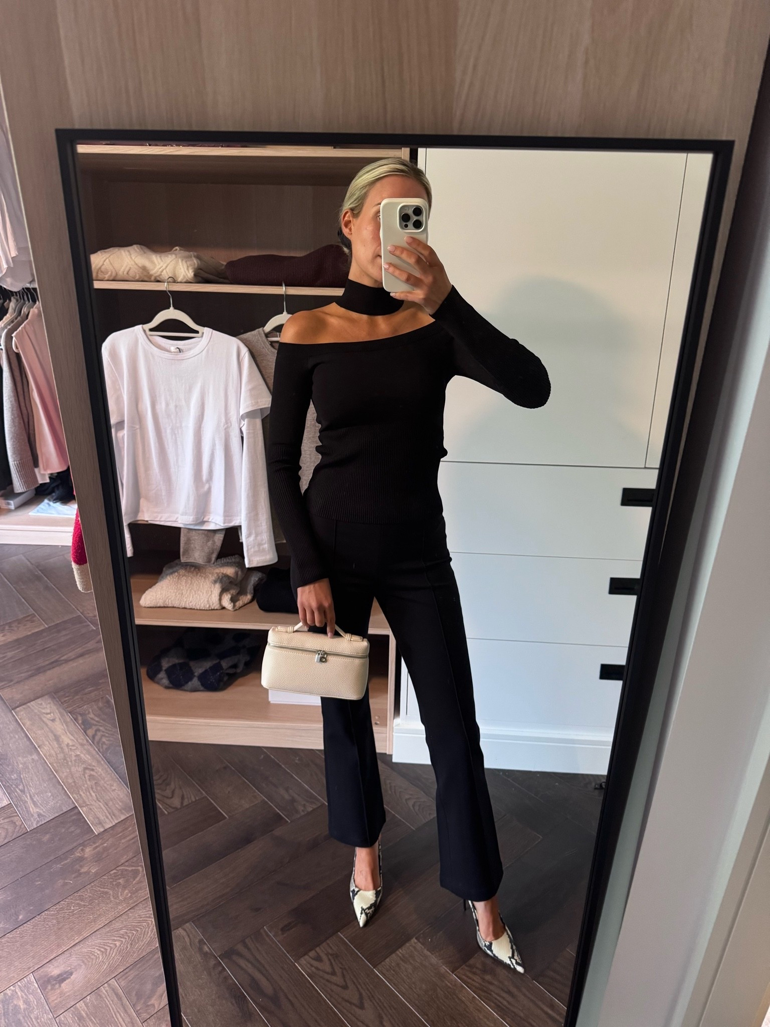 Evening look in the most comfortable trousers 🖤

#LTKuk #LTKautumn #LTKdatenight