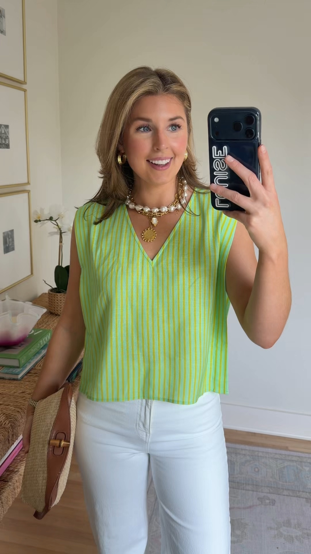 Spring summer outfit idea! Wearing S into and 25 in jeans 