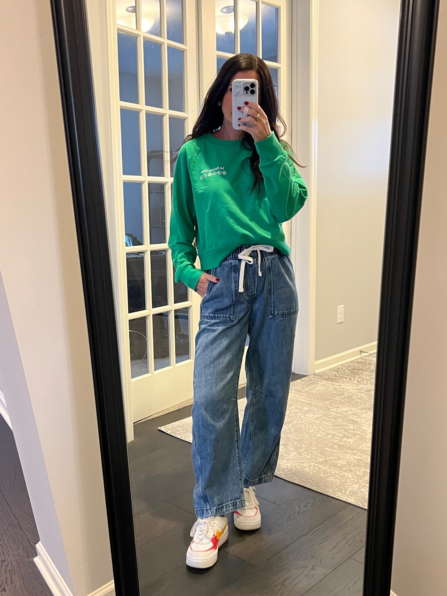 Goodness I’m loving these jeans! The barrel shape is so on trend and they couldn’t be comfier. True to size - I’m in XS  

#LTKSaleAlert #LTKootd #LTKOver40