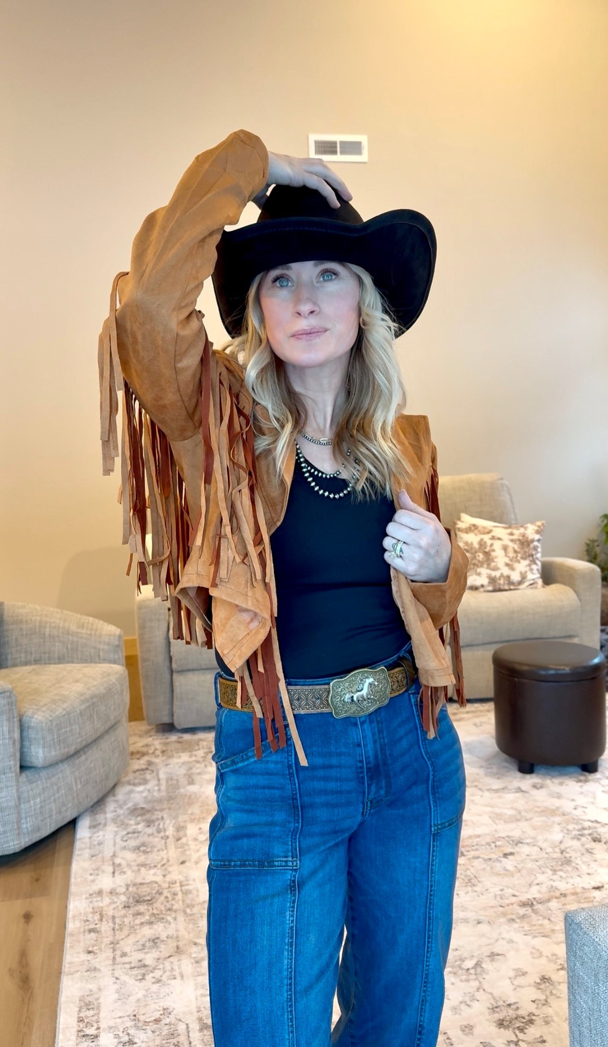 Lainey Wilson concert outfit… on an Amazon budget 🤠

Fringe & flares for the win 🤎 POV: You’re dressing for a Lainey Wilson concert but don’t want to spend a fortune. This Amazon fringe jacket + flare jeans combo is flattering, comfy & made for dancing all night. Full outfit linked 👇

#LTKootd #LTKOver40 #LTKSeasonal