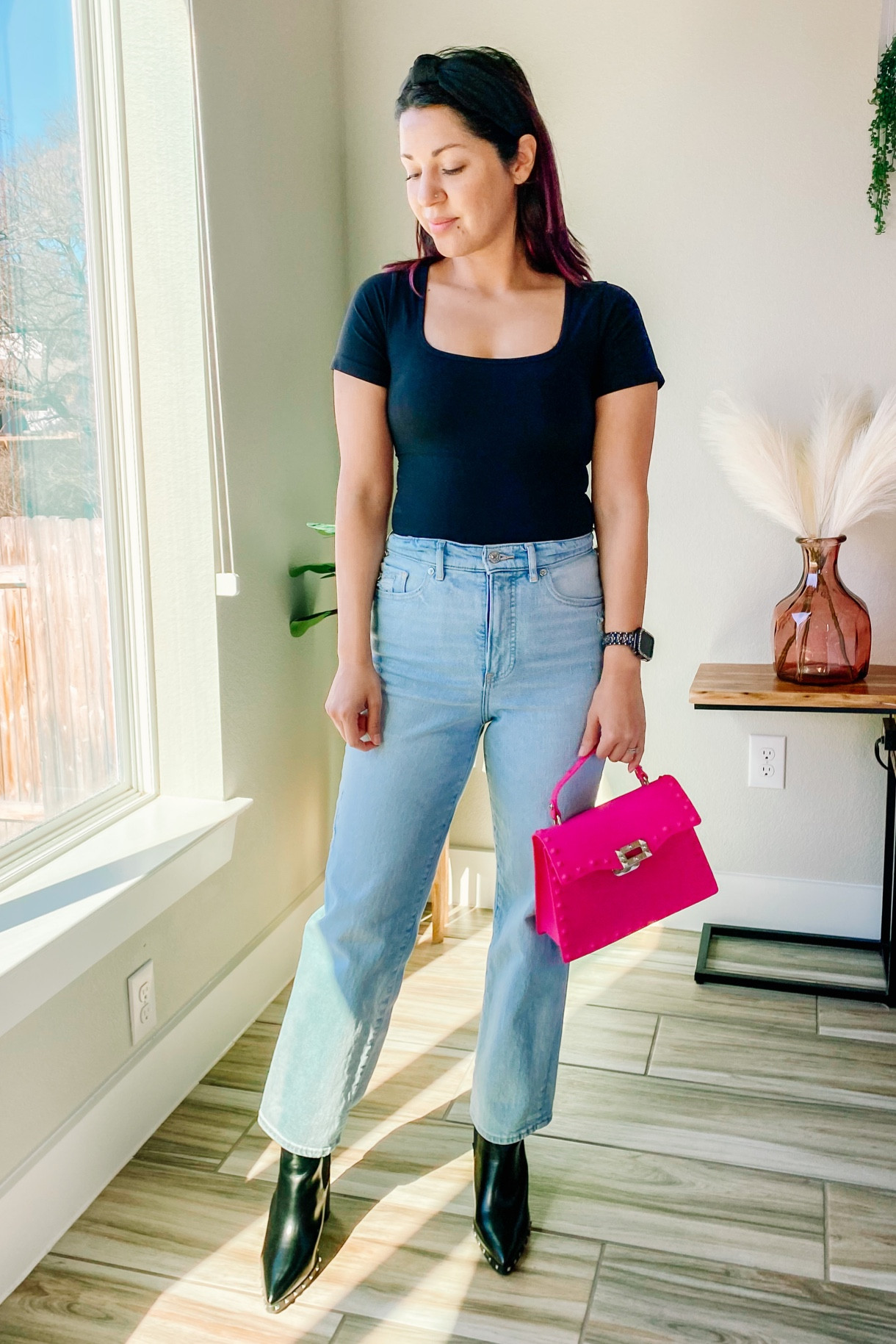 This or That! Versatile bodysuit easy to style for work or casual. Bodysuit runs true to size. I’m wearing size s/m 
Thank you for shopping with me! Have a lovely day.💗 Use code"151Karina" for 15% off.