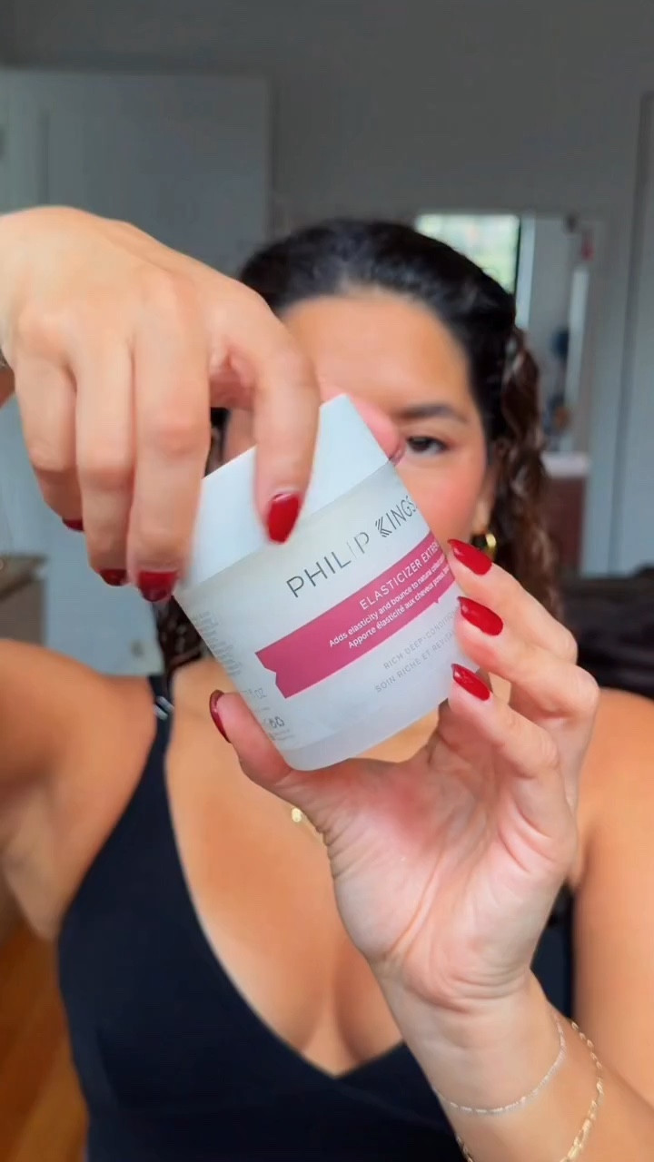 If your curls are feeling dry all the time you’re probably not deep conditioning enough. My curls used to be so much bouncier, defined, and moisturized when I would apply a hair mask 1-2x a week consistently. I never missed a week. Now, I’ve fallen off a bit but I’m determined to get my curls back to how they were 🤎✨ 

Product used: @philip_kingsley 

Mentioned: 
@mondayhaircare 
@olaplex 
@amika 

#deepconditioning #deepconditioner #hairmasks #curlyhairmask #curlyhaircare