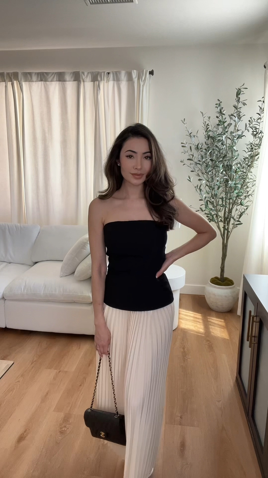 Fall outfits 
Fall
Pleated skirt 
Elegant outfit 
Upscale outfit 
Classy Date night outfit 


#LTKFindsUnder100 #LTKFindsUnder50 #LTKFallSale