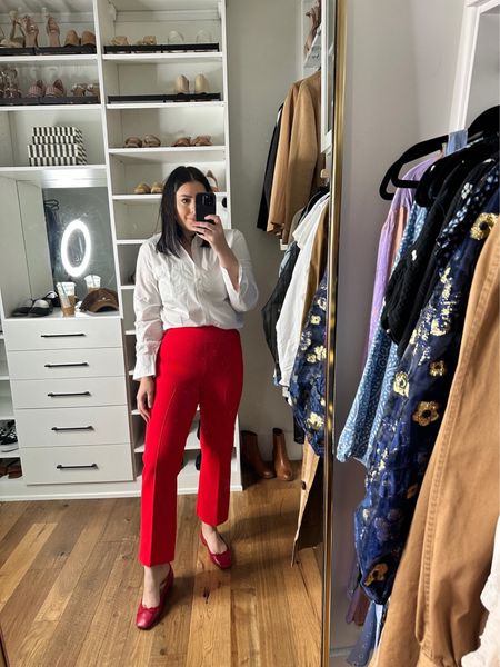 I’m obsessed with this pair of red pants! Stretchy and perfect fit, so comfortable too. I’m in the large, if in between sizes go up one.

This classic white shirt is a keeper! Fit is TTs even for big boobs. I’m in the 10. 

#LTKworkwear #LTKover40