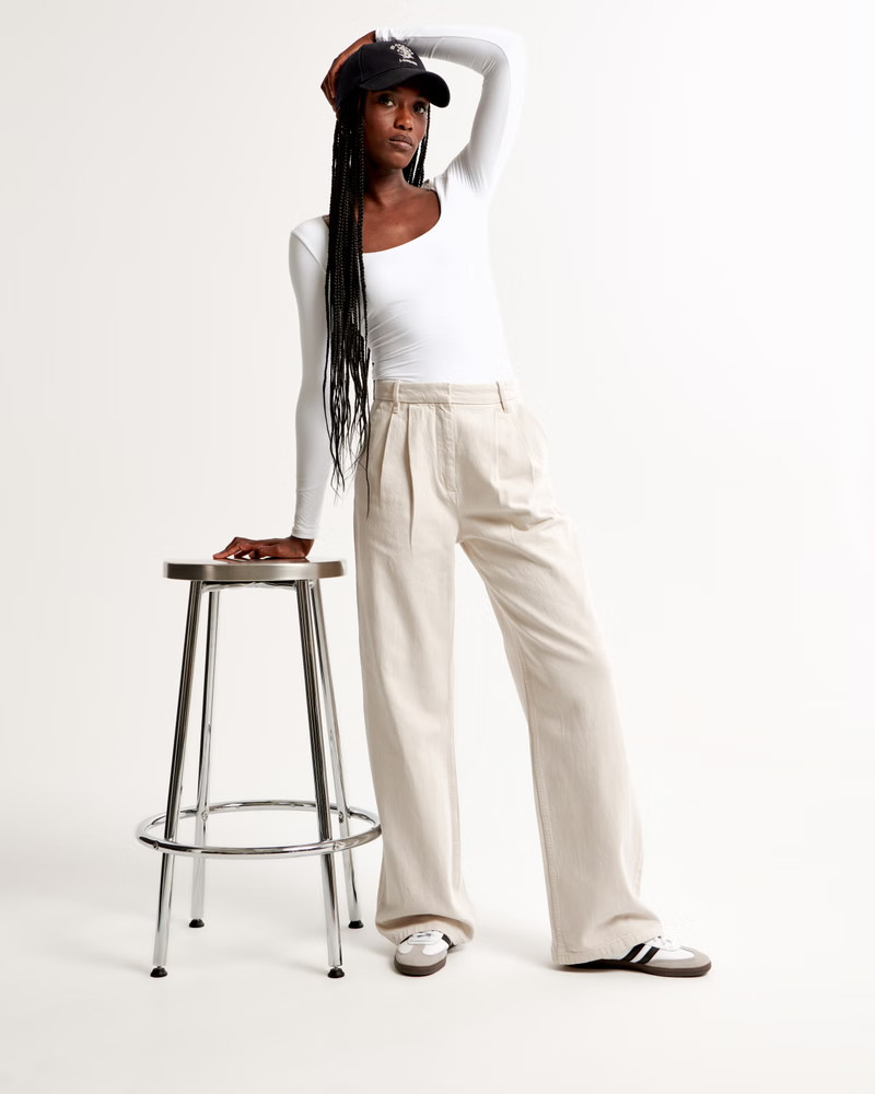 Soft Matte Seamless Long-Sleeve Tuckable Squareneck Top | Abercrombie & Fitch (US)