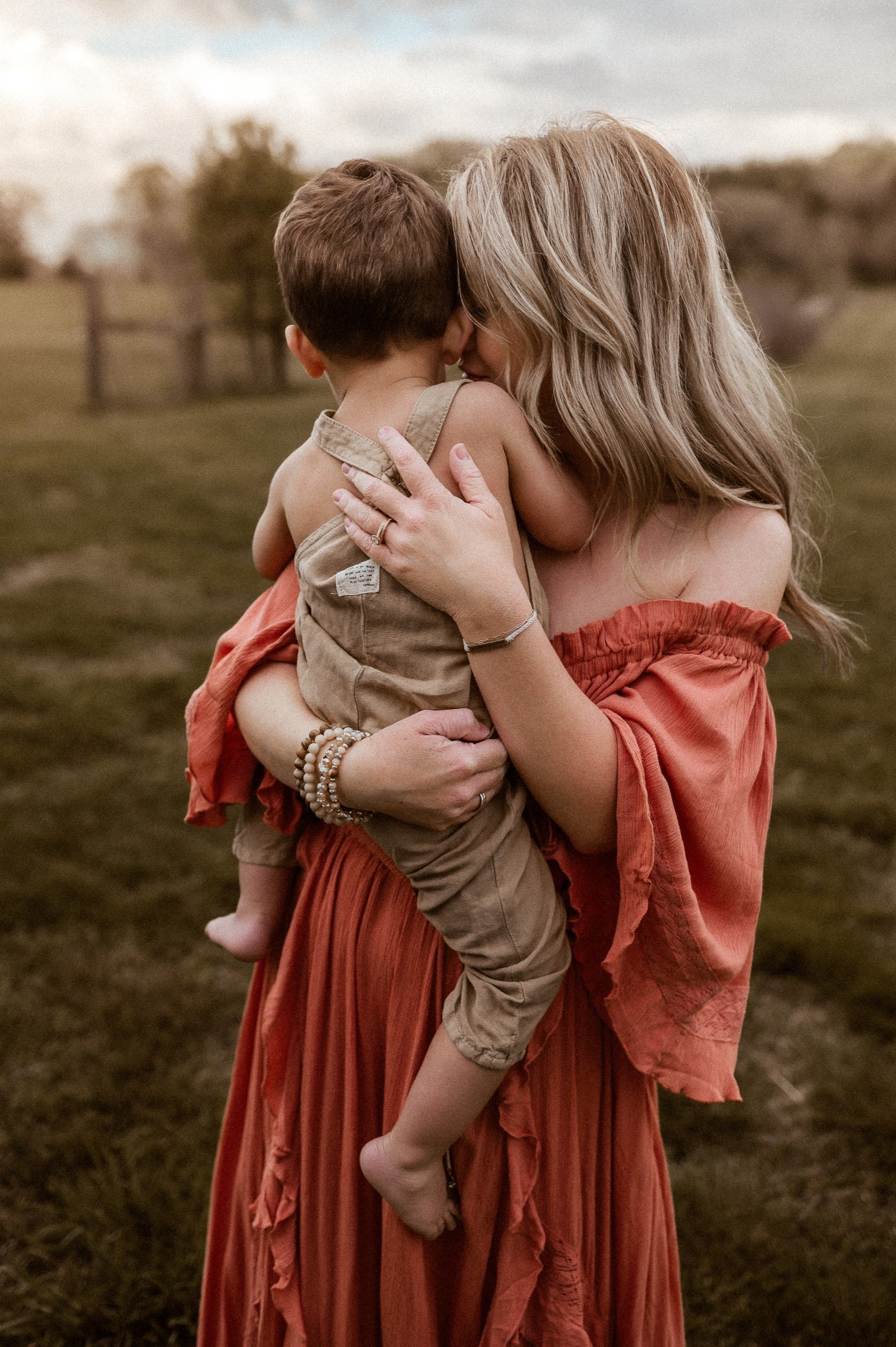 Last look for those motherhood sessions 🤍 

#LTKFamily