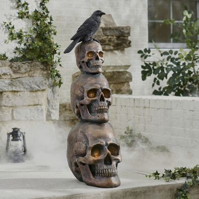 Stacked Skull Topiary with Crow | Grandin Road